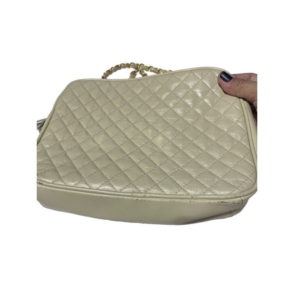 Vintage Quilted Beige Leather Shoulder Bag With Gold Chain & Tassel Accent